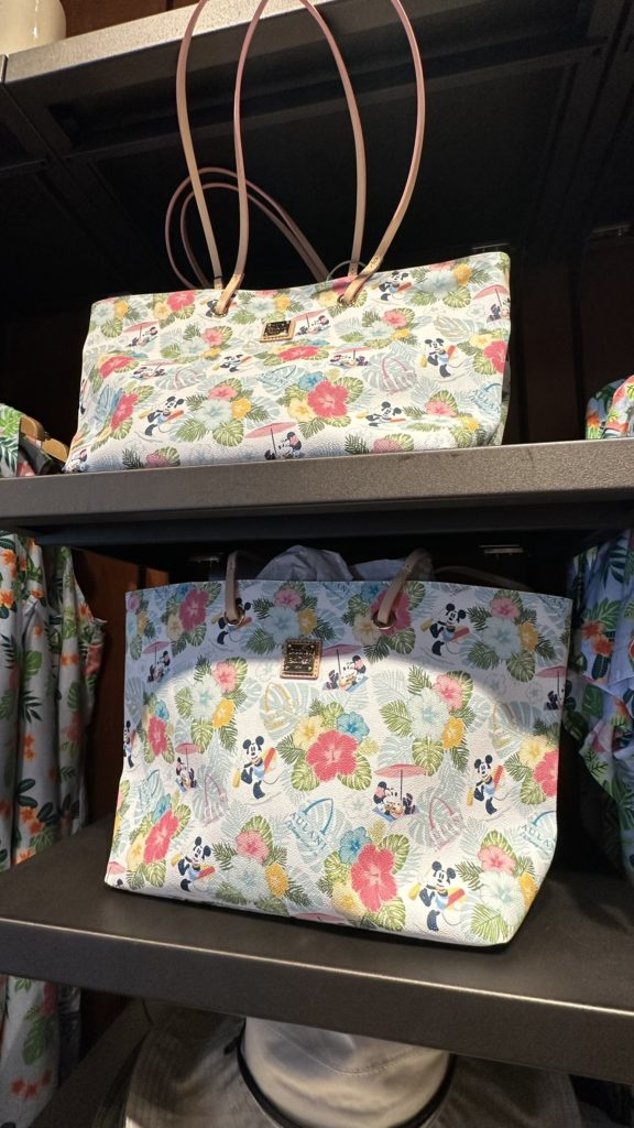 アウラニ・ディズニー ハレマヌ 白色のディズニーキャラクターレザーバッグ