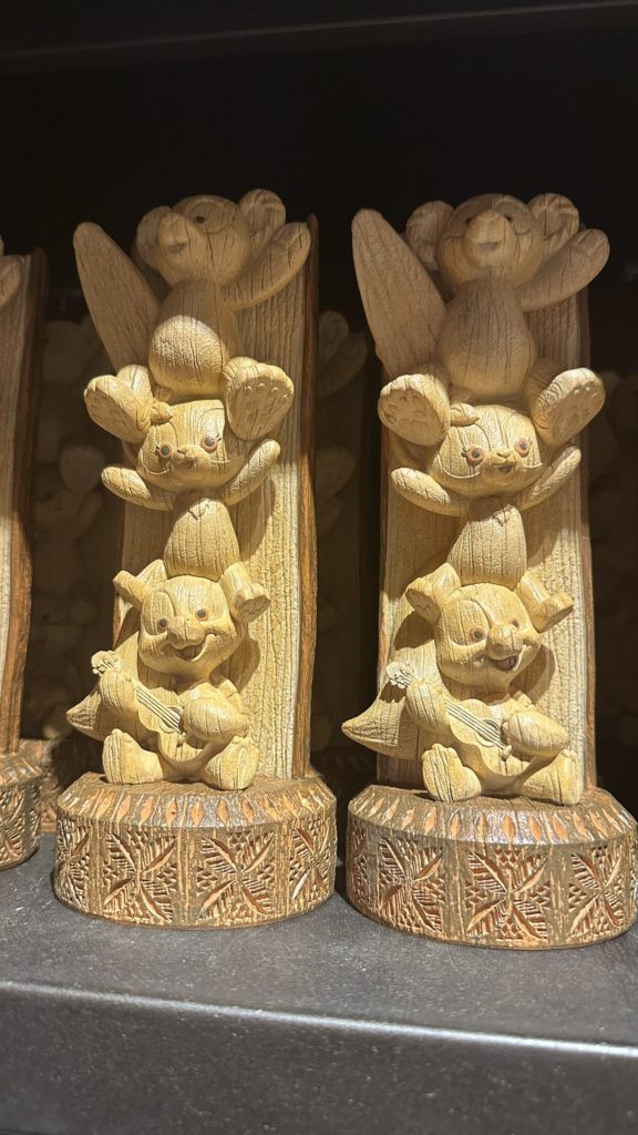 アウラニ・ディズニー カレパ・ストア ダッフィー＆フレンズ トーテムポール