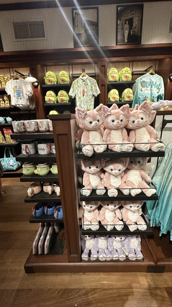 アウラニ・ディズニー カレパ・ストア　リーナベルの大きいぬいぐるみ