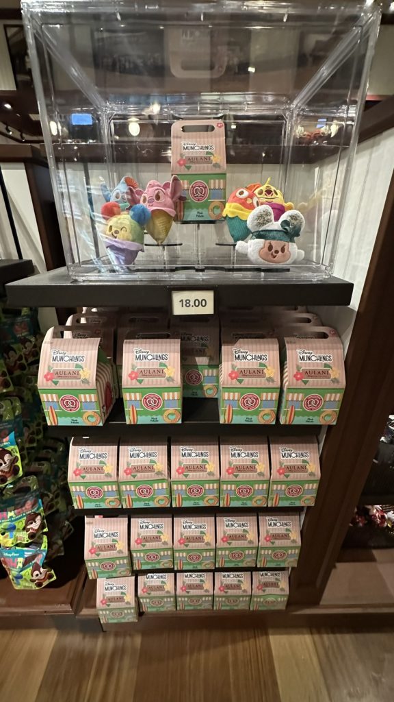 アウラニ・ディズニー カレパ・ストアの小さいぬいぐるみBOX