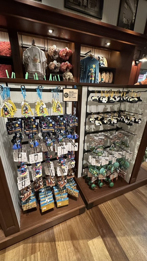 アウラニ・ディズニー カレパ・ストアに売ってるオーナメント