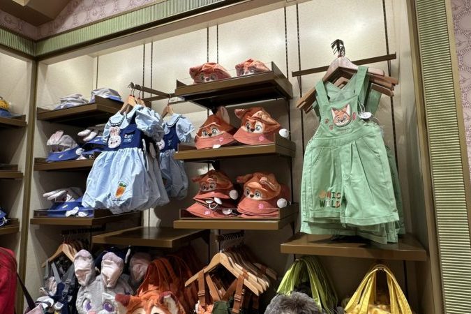 上海ディズニーランドで売られているズートピアのグッズ