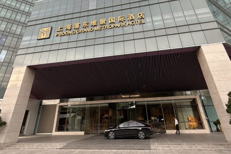 上海のホテル前の車寄せではスムーズに利用できたDidiタクシー