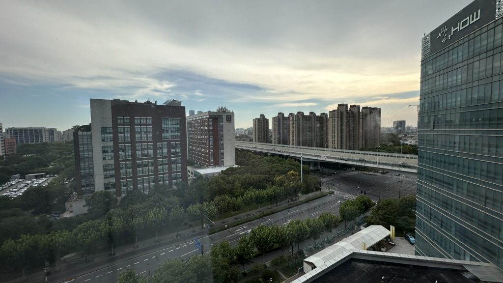 Grand Metropark Shanghai Pudongの客室から見える上海市街の景色
