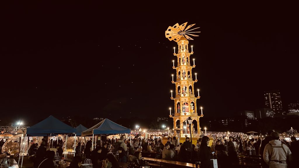 神宮外苑のクリスマスマーケット、全体の夜景