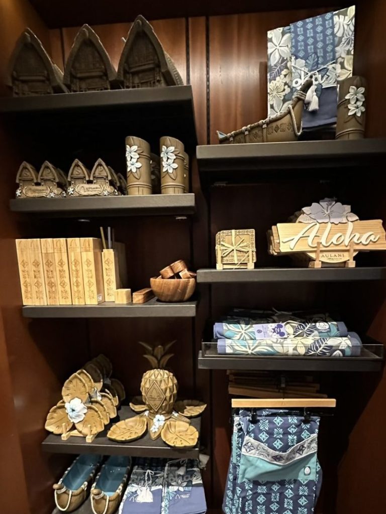 アウラニ・ディズニー ハレマヌ ホテル外観デザインのソルト＆ペッパーケース