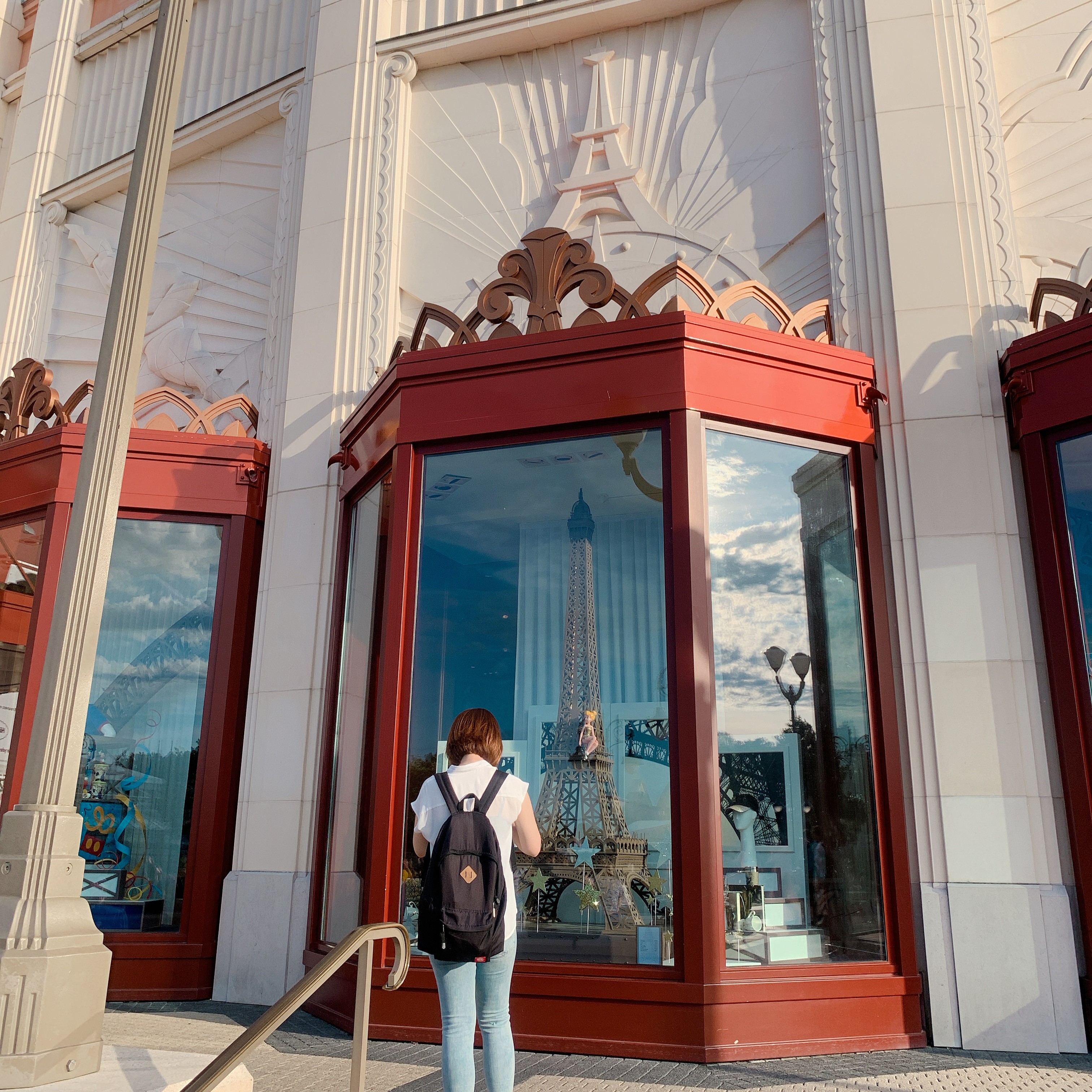 ディズニーランドパリにあるワールドオブディズニーストアーの装飾