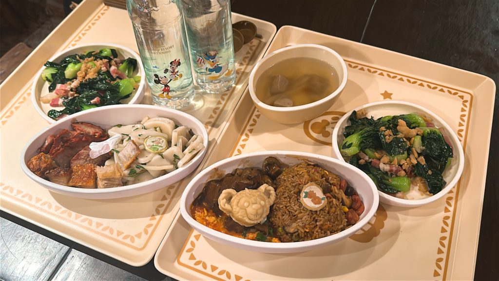 上海ディズニーランド内のレストランで食べたダッフィー＆フレンズの中華プレート