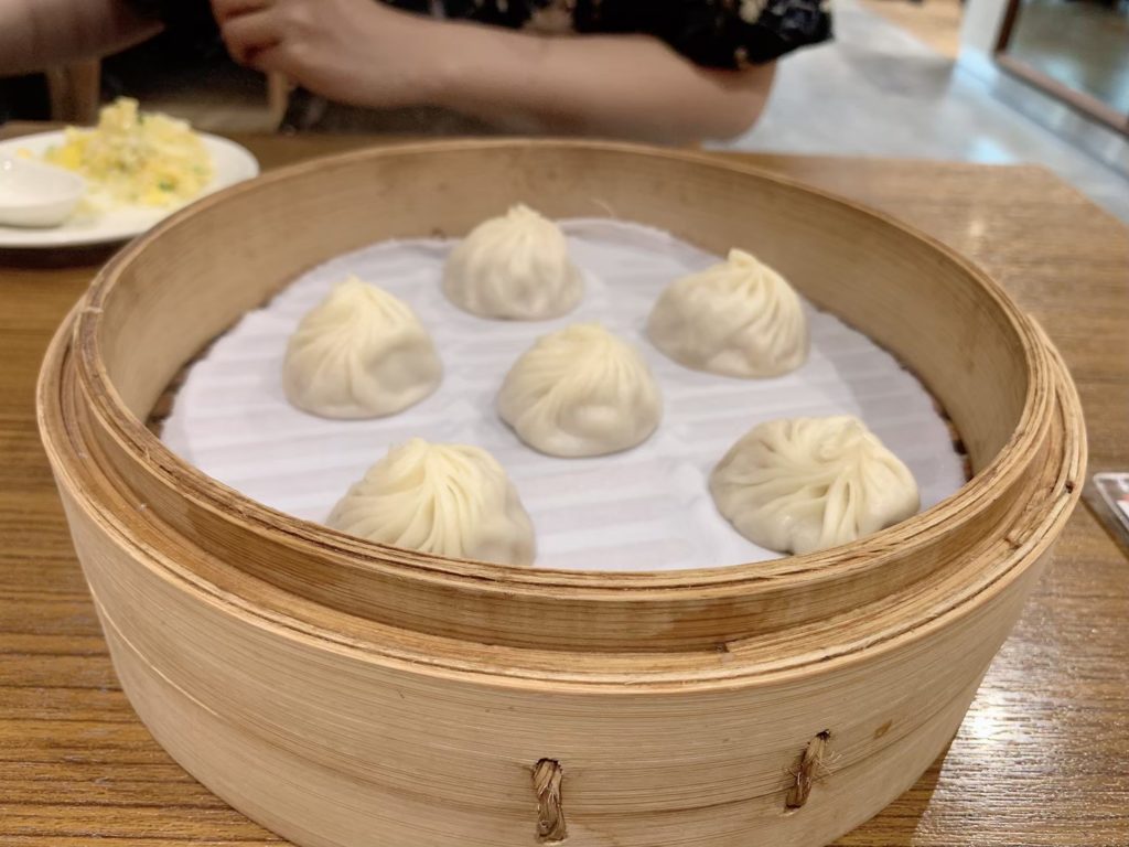シンガポールのマリーナベイサンズ内にあるレストラン「鼎泰豊」の小籠包