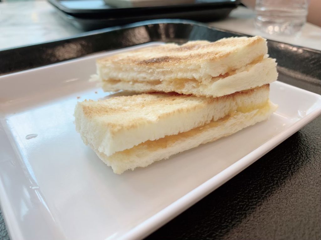 シンガポールのマリーナベイサンズ内にあるレストラン「Toast Box」の看板メニュー、カヤトースト