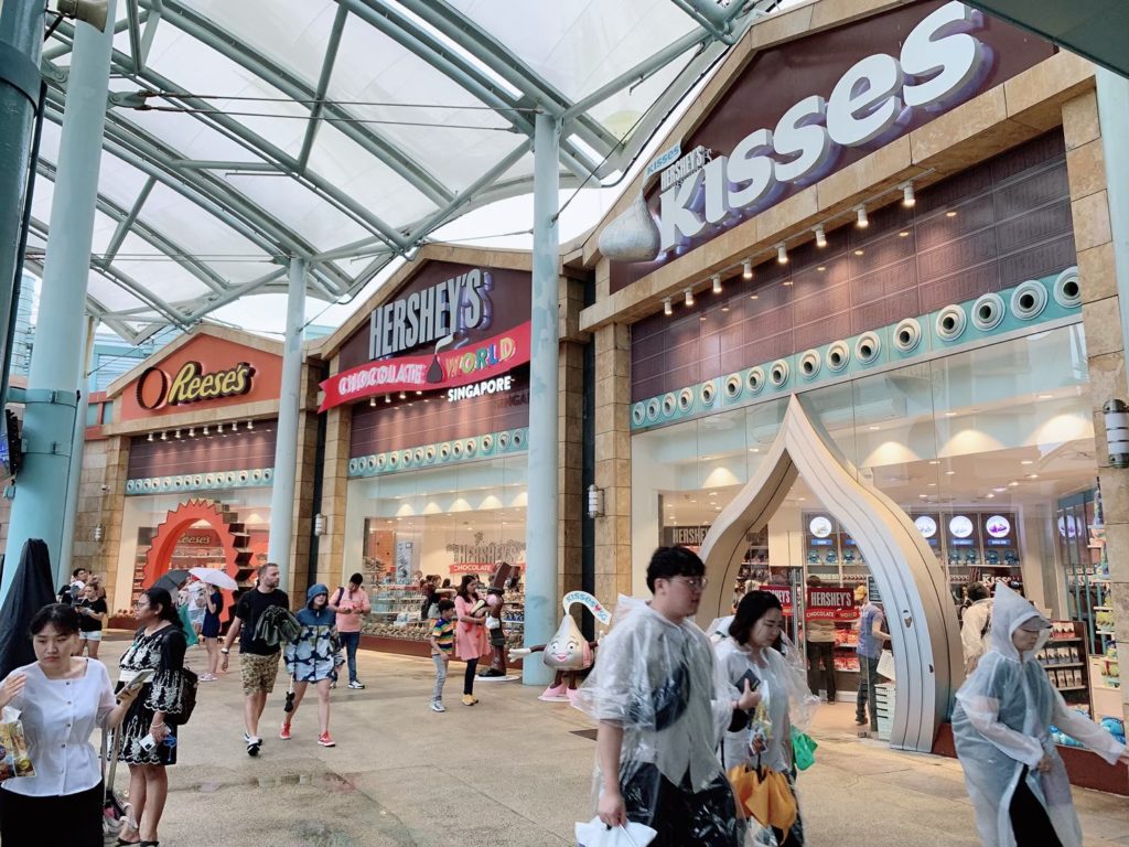 ユニバーサル・スタジオ・シンガポールを出てすぐの「The Forum」にあるチョコレート三大ショップ