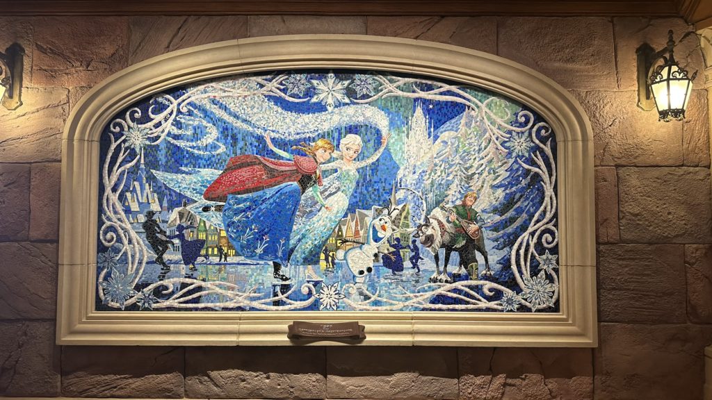 上海ディズニーランドのお城内にある「アナと雪の女王」のタイルアート