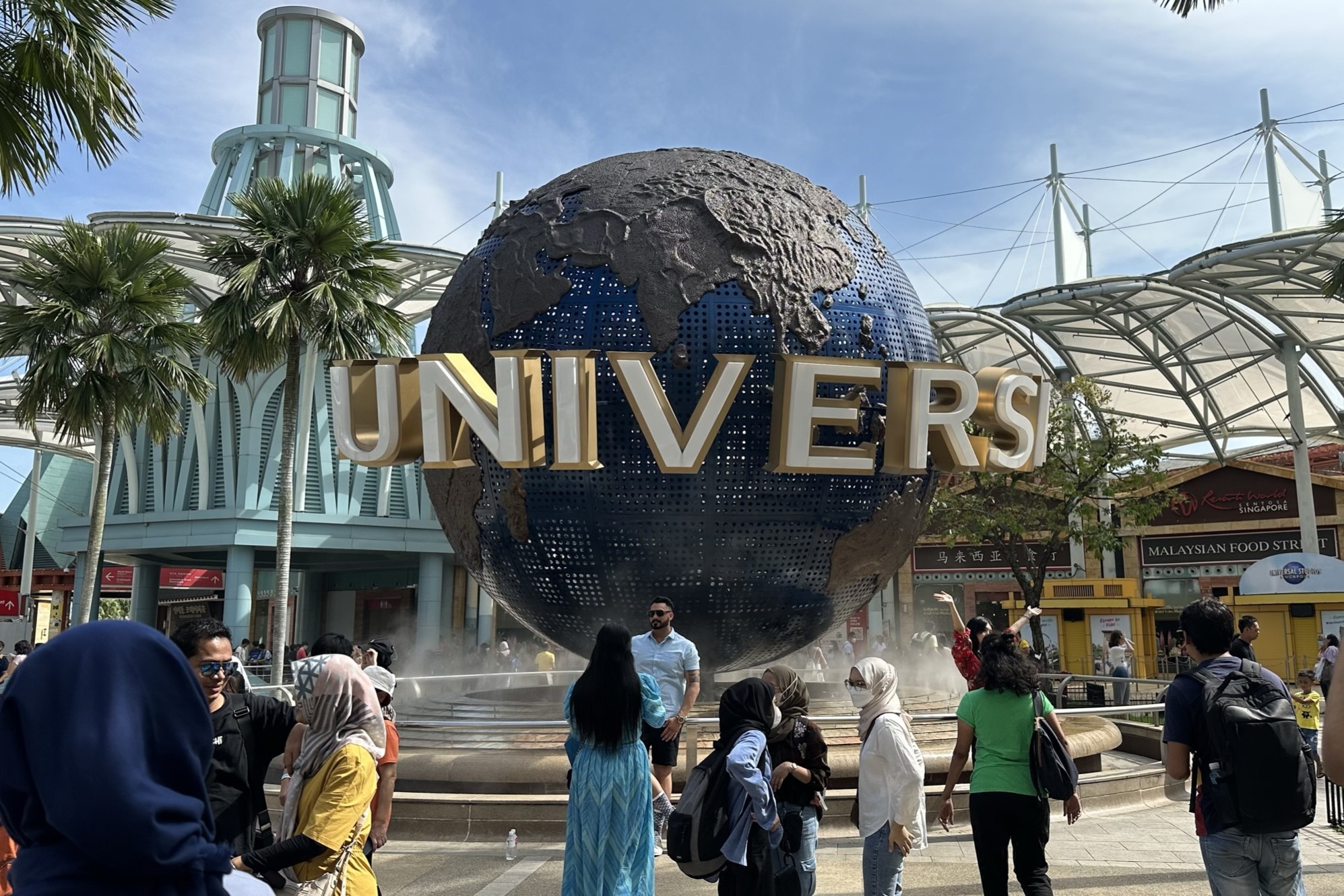 ユニバーサルスタジオのメインシンボルの地球儀（ユニバーサルスタジオ・シンガポール）