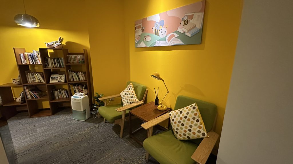 ビーハウスバイコスモスクリエイション台北駅館の2階にある図書室