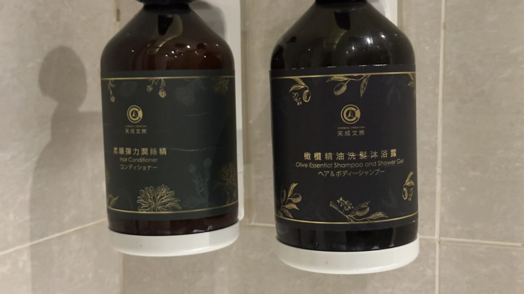 ビーハウス台北駅館ダブルルームのシャンプーとコンディショナー